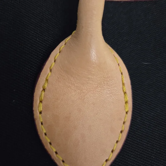 Elegant Black and Tan Tote Bag - Picture 16 of 16